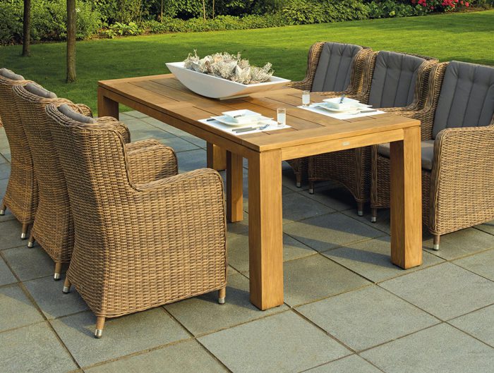 5 Key Differences Between Stamped Concrete vs Pavers